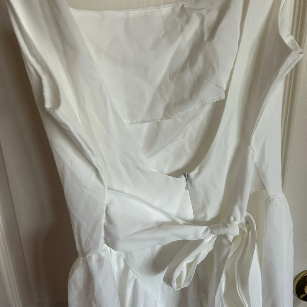 Square neck tank white mini dress backless bow fit and flare size medium NEW - Picture 10 of 11